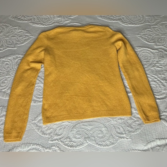 Tahari Mustard Yellow Crew Neck Sweater long sleeve pure luxe cashmere 100% size - Picture 7 of 9